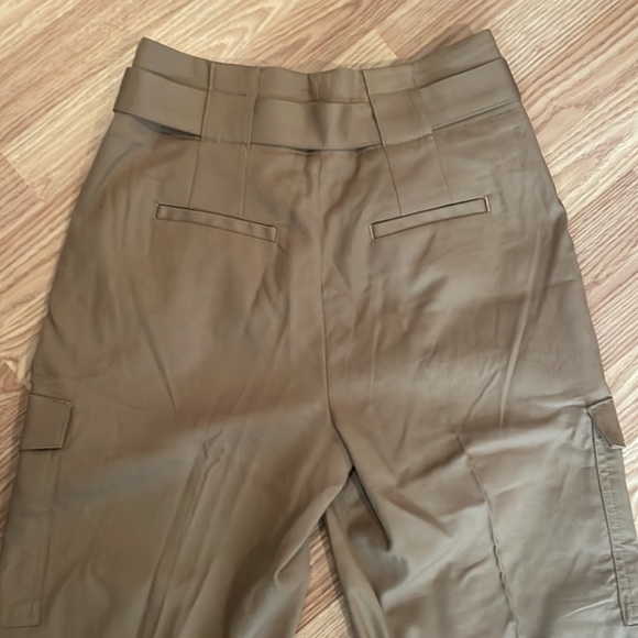 NWT Banana Republic Cargo Pants - Picture 4 of 4